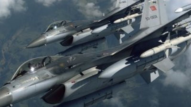 Suriyeli subay: Rusya'nın hava operasyonları moral verici