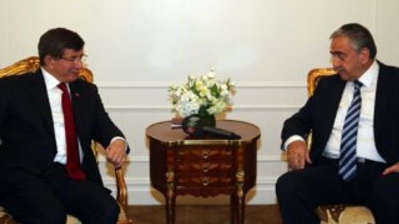 Davutoğlu Akıncı ile görüştü