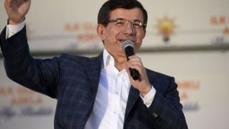Başbakan Davutoğlu ilk mitingini Samsun'da yaptı