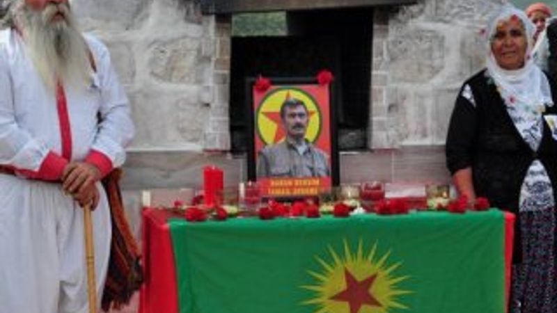 HDP'li vekiller terörist cenazesine katıldı