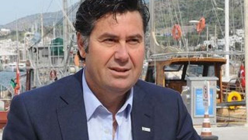 CHP'li başkan Levent Kırca'nın mektubunu duvara asacak