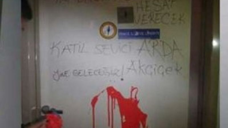 Solun kendisi gibi düşünmeyene tahammülü yok