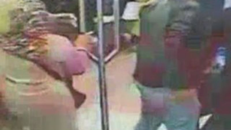 Ankara'da metro içinde canlı bomba paniği kamerada