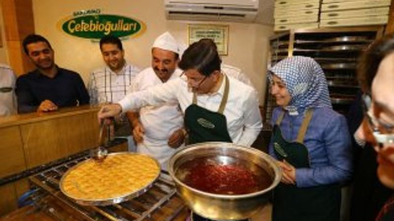 Başbakan Davutoğlu Gaziantep'te vatandaşla buluştu