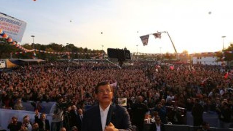 Başbakan Davutoğlu'ndan Konya selfiesi