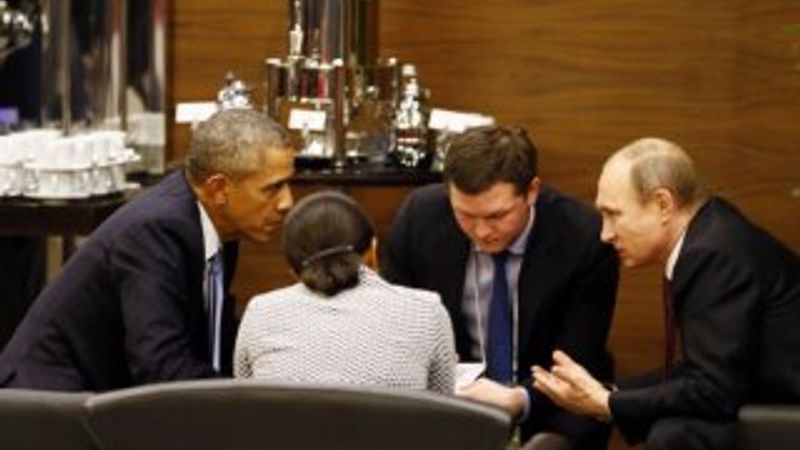 Obama ve Putin'in lobideki mini zirvesi