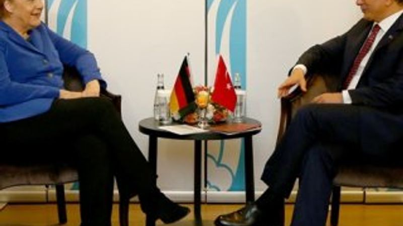 Başbakan Davutoğlu Merkel ile görüştü