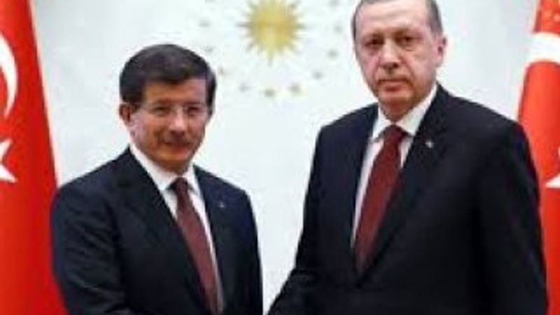 Hükümeti kurma görevi yeniden Davutoğlu'nda