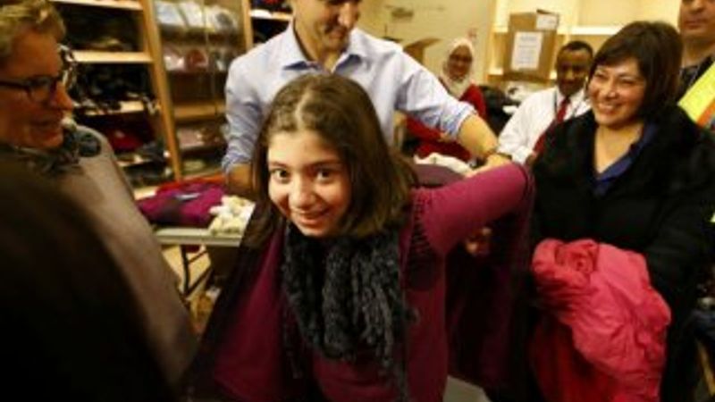 Kanada Başbakanı mültecileri havaalanında karşıladı