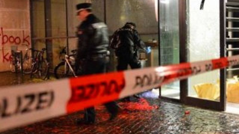 Almanya'da Facebook merkezine saldırı