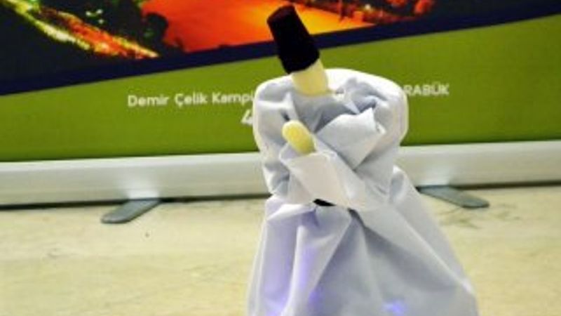 Hurda parçalardan semazen robot yaptılar