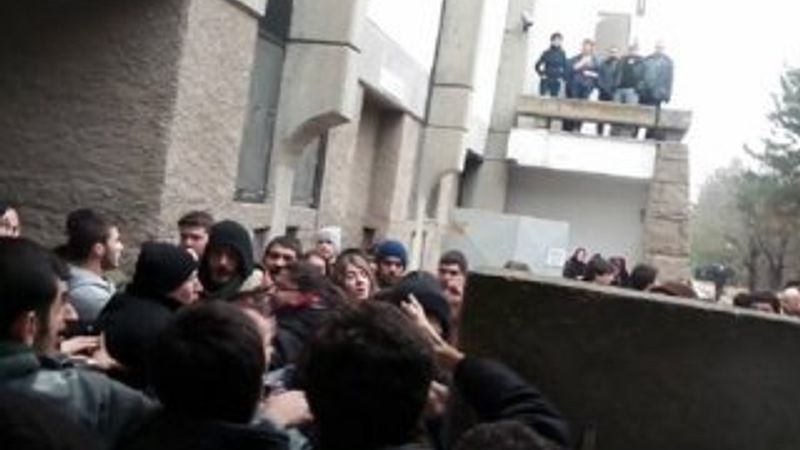 ODTÜ'de mescide giden öğrencilere saldırı