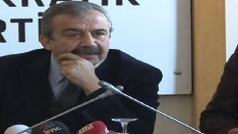 Sırrı Süreyya'dan anayasa buluşmasına küstah yorum