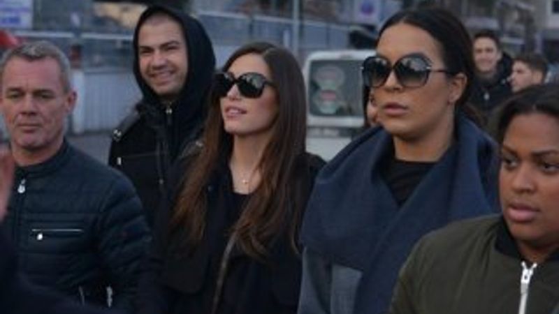 Yolanthe Cabau akrabalarını kahvaltıya götürdü