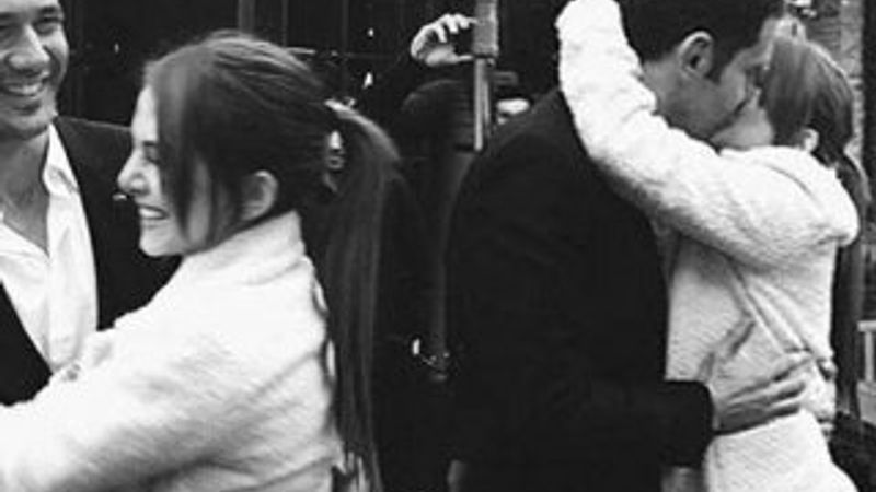 Keremcem ile Ezgi Asaroğlu dudak dudağa