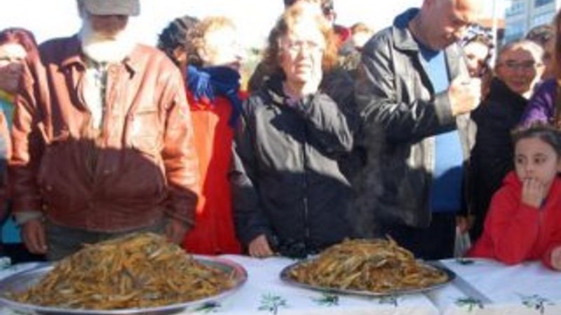 Vatandaşlar hamsi şenliğinde buluştu