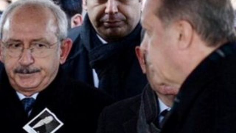 Koç'un cenazesinde Kılıçdaroğlu'nun Erdoğan'a komik bakışı