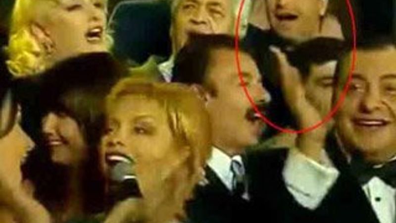 Devleti suçlayan Mahsun Kırmızıgül Ahmet Kaya'yı unuttu