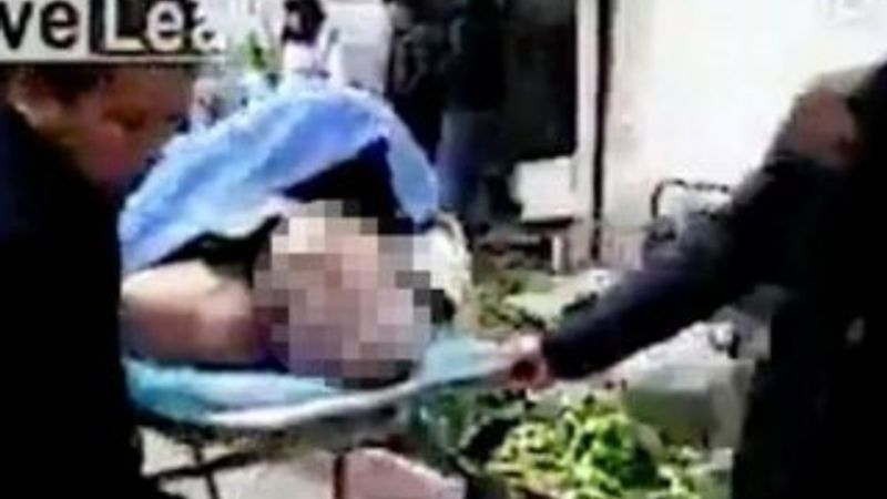 Seks yaparken ölen adamı üzerindeki kadınla taşıdılar