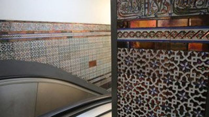 Buenos Aires metrosunda Endülüs sanatı