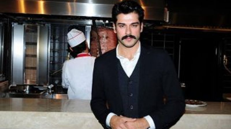 Burak Özçivit dönerci dükkanını devrediyor