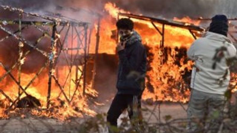 Fransız polisi mülteci kampını yaktı