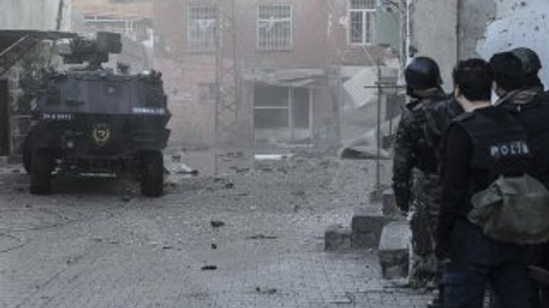 İdil'de 2 özel harekat polisi şehit oldu