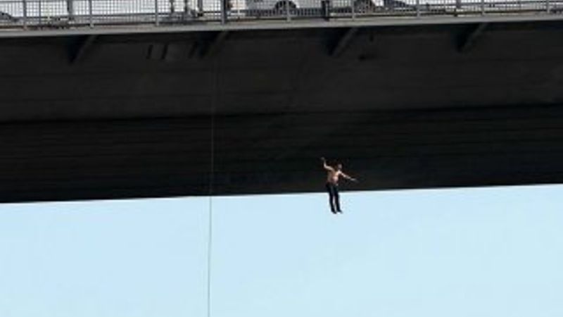 Köprüdeki intihar olayı ile ilgili 2 kadın serbest bırakıldı