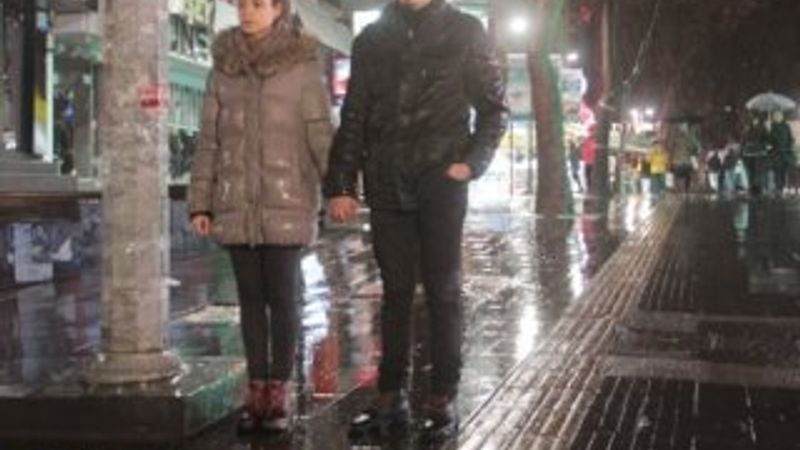 Ankara'da 'duran çift' eylemi