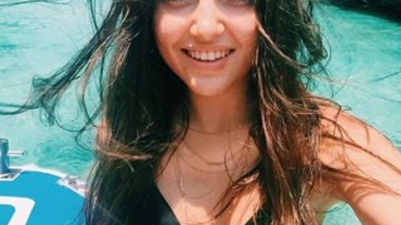 Hande Erçel'in Tayland tatili