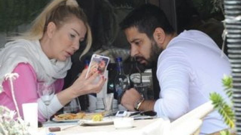 Seda Sayan sevgilisi ile objektiflere takıldı