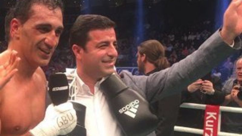 Demirtaş Almanya'da ringe çıktı