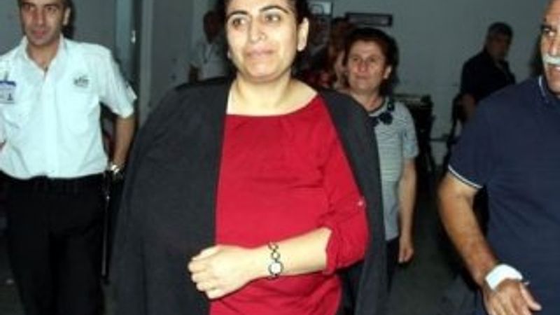 Sebahat Tuncel 'PKK'yı övme' davasından beraat etti