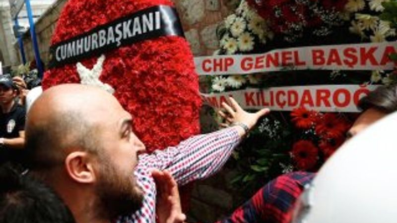 Şehit cenazesinde Kılıçdaroğlu'nun çelengi parçalandı