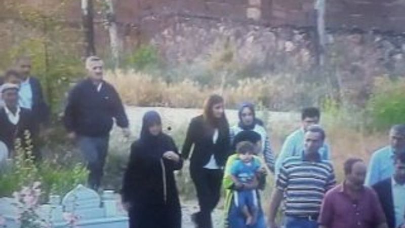 HDP'li vekiller Ağrı'da terörist cenazesinde