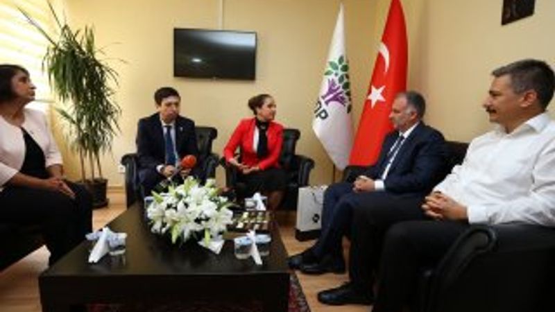 CHP ve HDP bayramlaştı