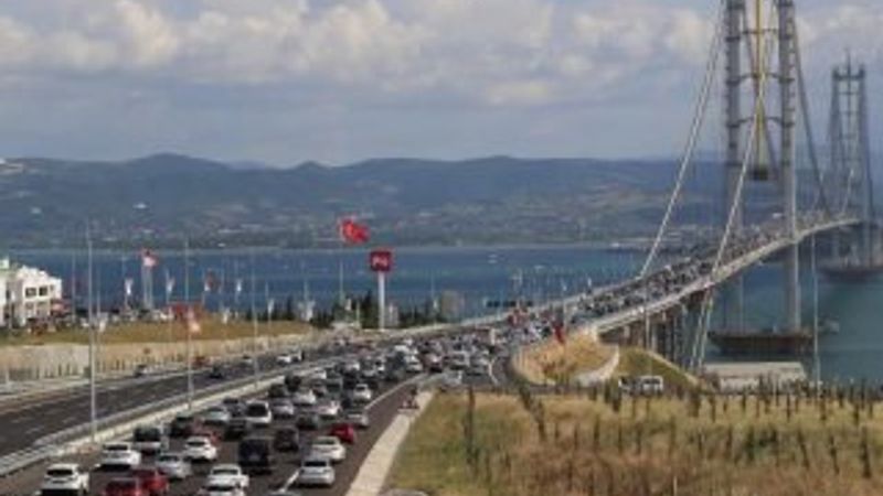 Osmangazi Köprüsü'nden 5 günde 400 bin araç geçti