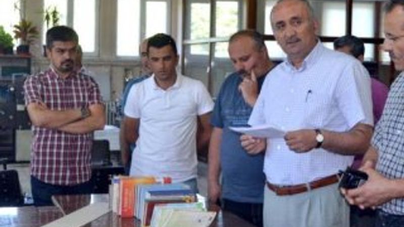 Üniversitede FETÖ kitapları imha edildi