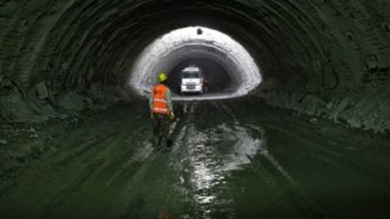 Kop Tüneli'nin yüzde 38 tamamlandı