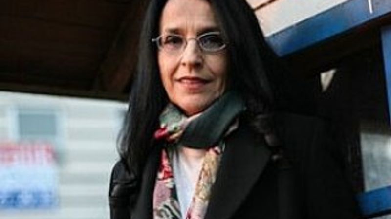 Ayşe Hür milletin zaferini aşağıladı