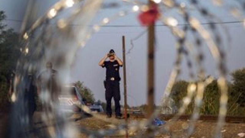 Avusturya Macaristan sınırına tel örgü çekecek