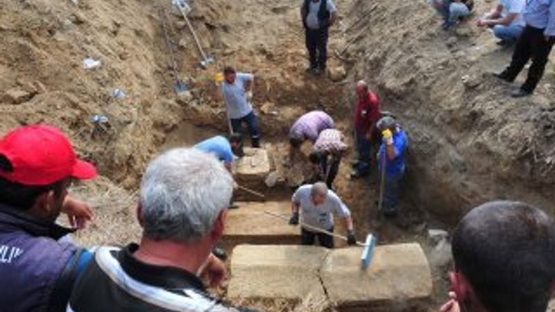 Çanakkale'de 3 lahit bulundu