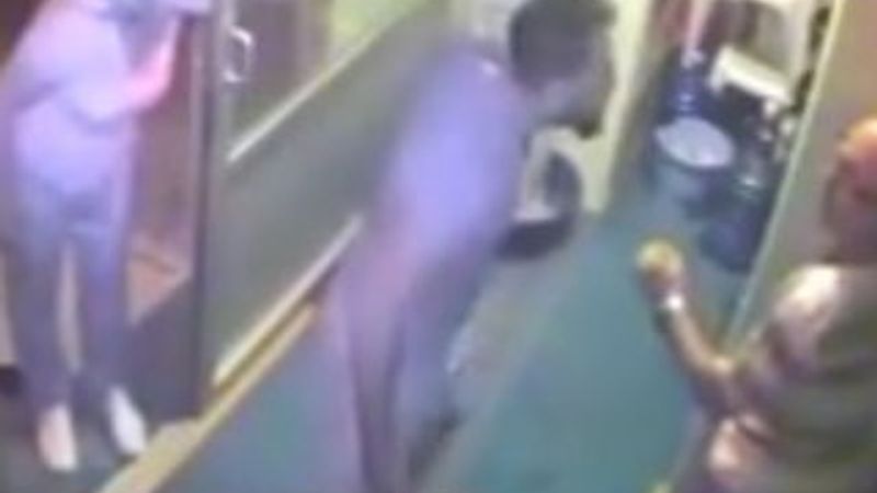 Darbe girişimi gecesi imam ve müezzini dövenler serbest