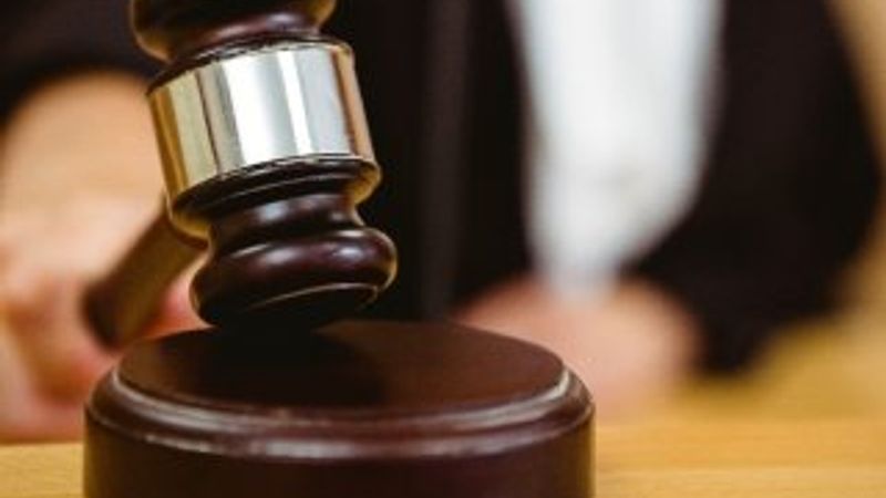 2 Zaman çalışanı ve 1 STV spikerine yakalama kararı