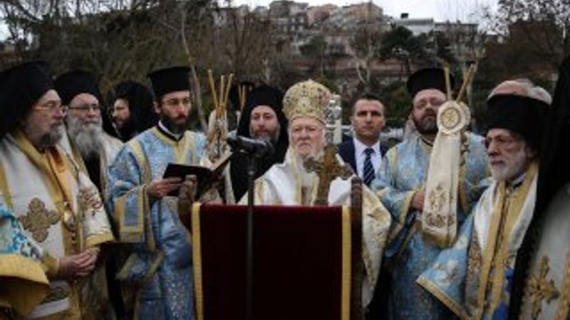 Fener Rum Patrikhanesi haç çıkarma töreni düzenledi