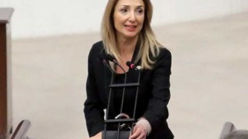 Aylin Nazlıaka kelepçeliyken Bahçeli'ye seslendi