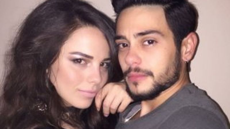 Rüzgar Erkoçlar'dan sevgilisine evlilik teklifi