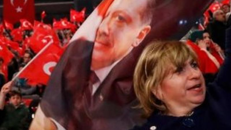 Schulz ve Cem Özdemir'in Erdoğan korkusu