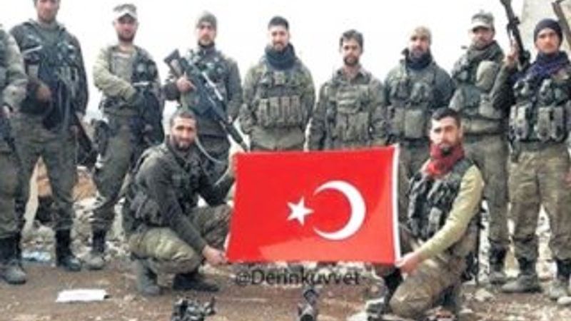 ABD'li askerlerin YPG'lilerle fotoğraflarına yanıt
