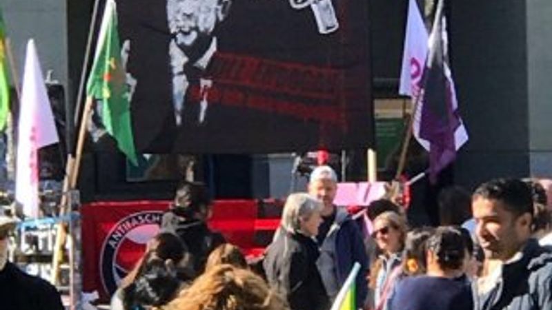 İsviçre'de 'Kill Erdoğan' pankartlı hayır kampanyası